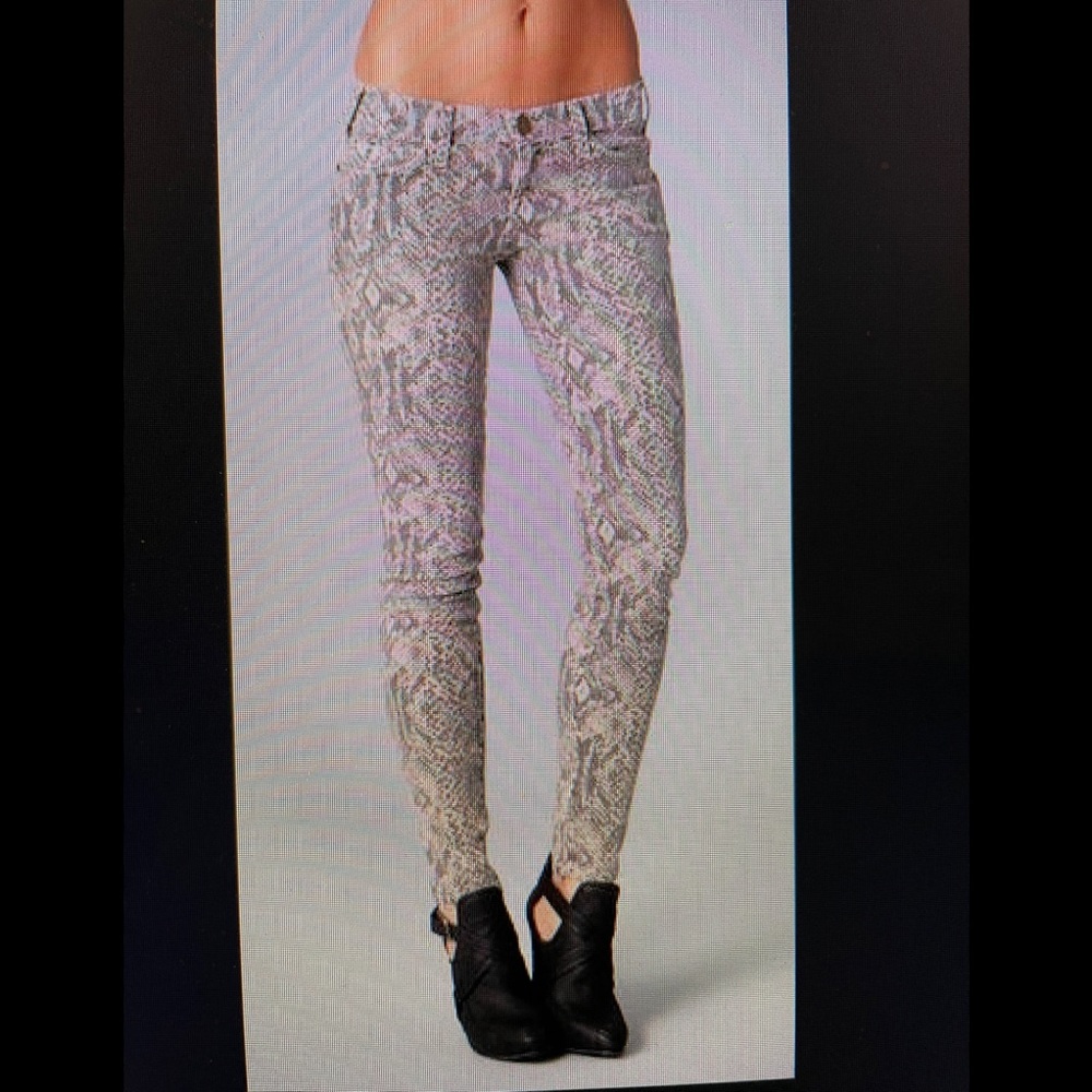 Current/Elliott Reptile Print Skinny Jeans 29